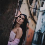 Buenos días, mi nombre es Celia, tengo 22 años y me encantan los niños 
Hice bachillerato de ciencias y también la EBAU y en leon